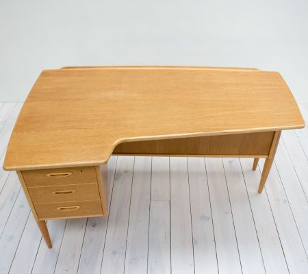 Swedish Oak Boomerang Desk by Göran Strand for Lelångs