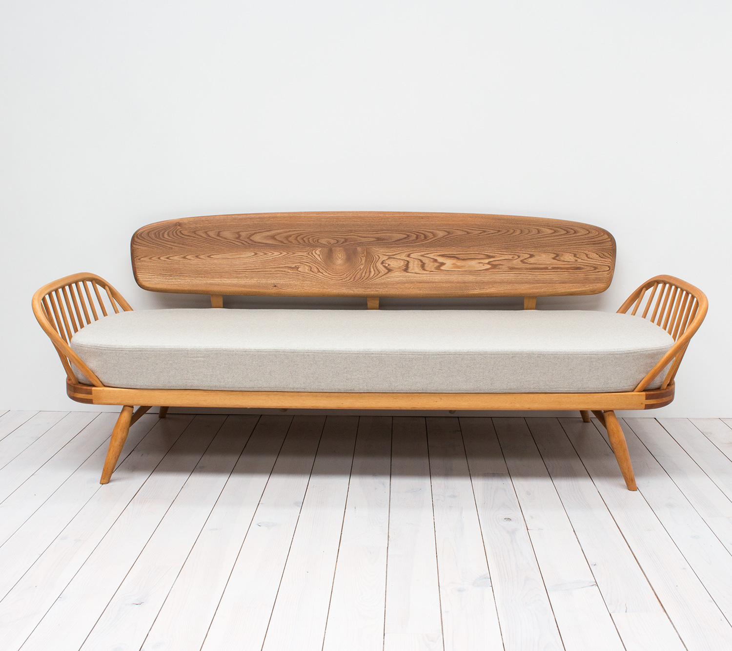 Ercol Studio Couch / Day Bed Arc Furniture