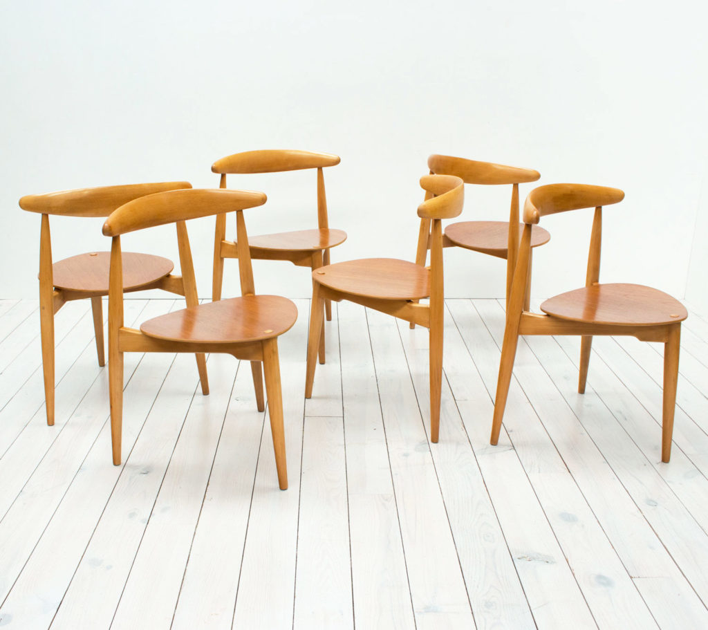 Heart Table & 6 Stacking Chairs by Hans J. Wegner for Fritz Hansen