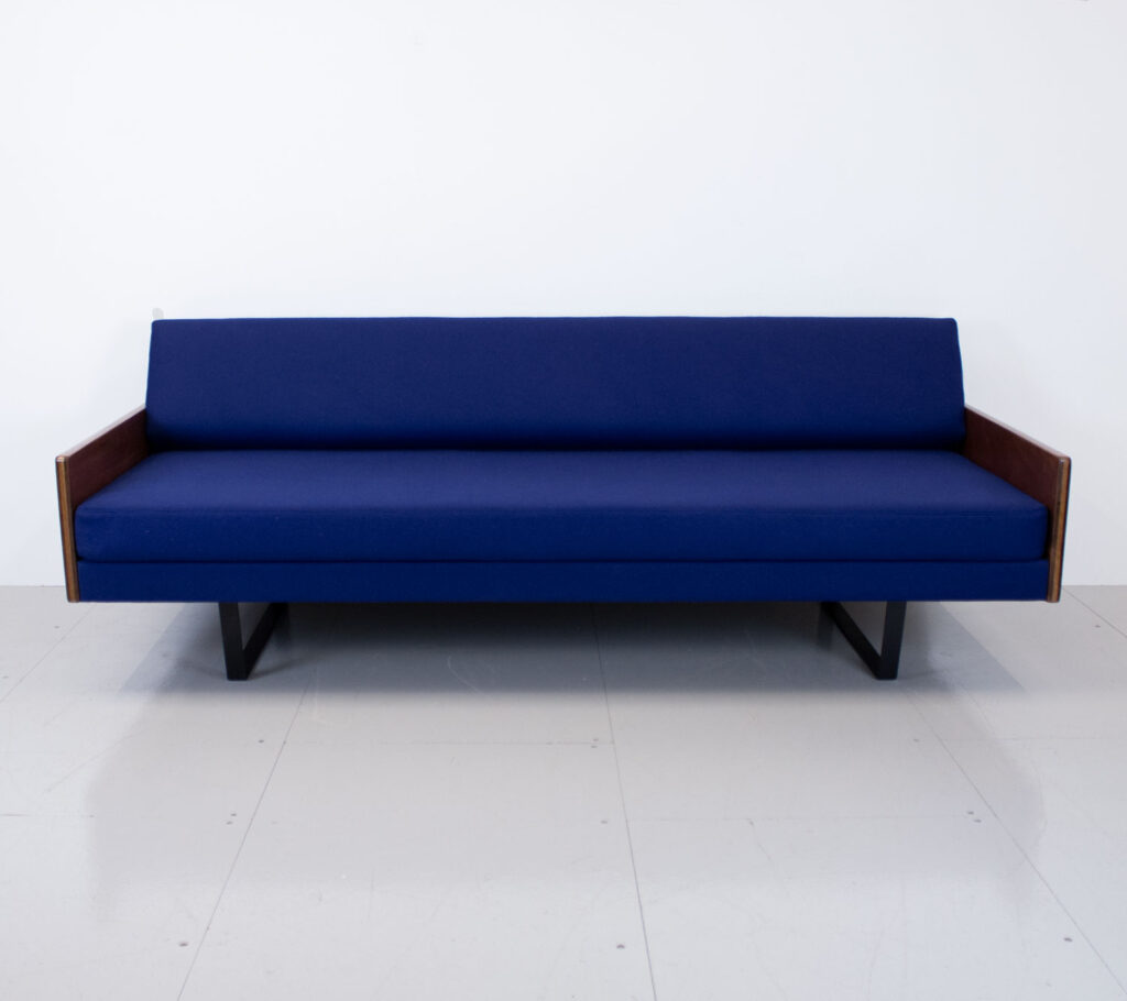 Robin Day Sofa Bed by Hille