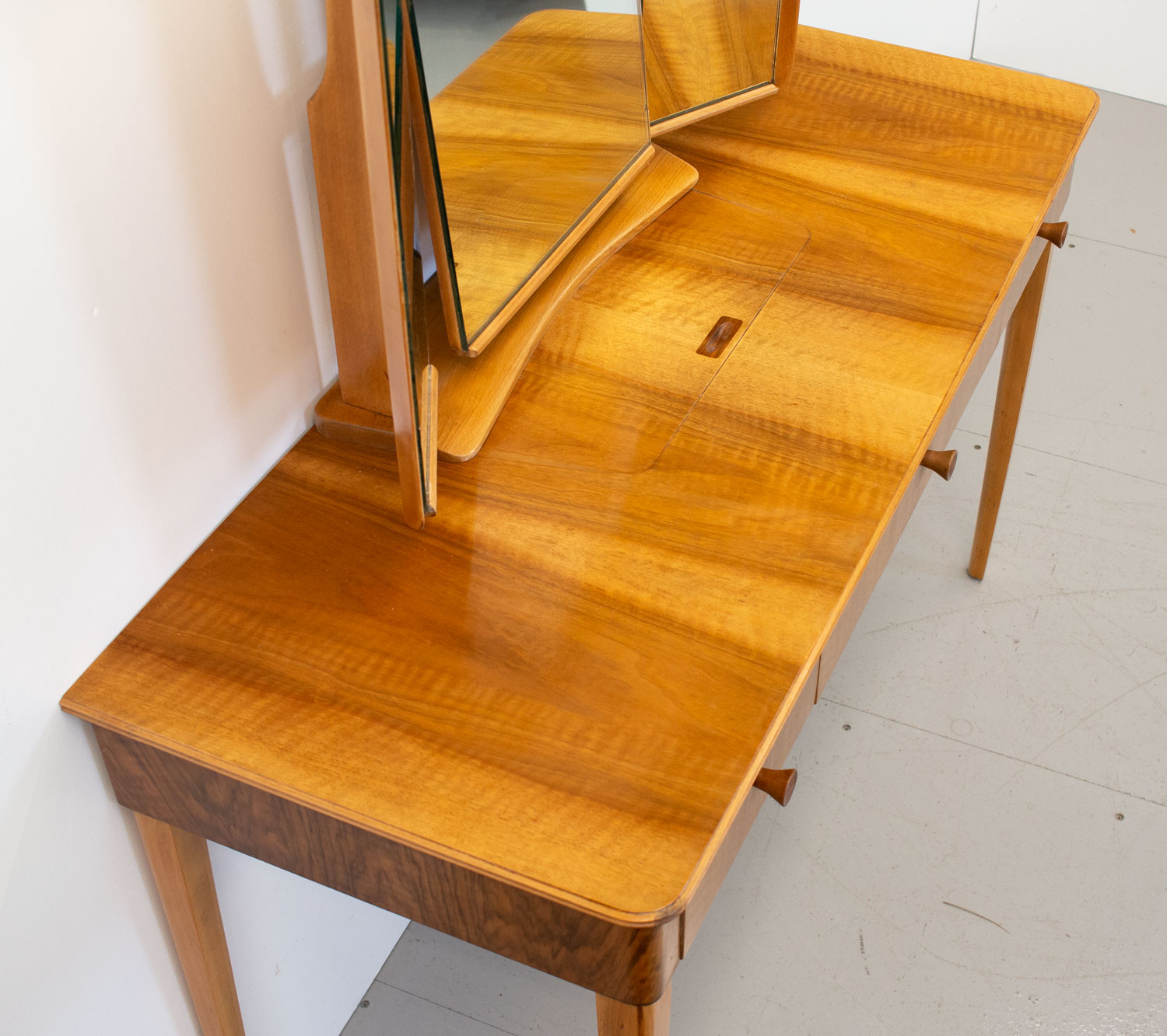 1950s Walnut and Beech Dressing Table by Gordon Russell