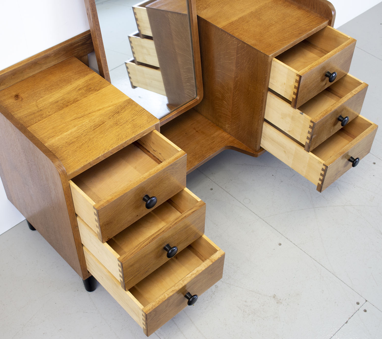 Modernist Gordon Russell Oak Dressing Table